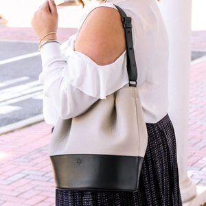 DAGNE DOVER AVA BUCKET SHOULDER BAG IN IVORY BONE ONYX